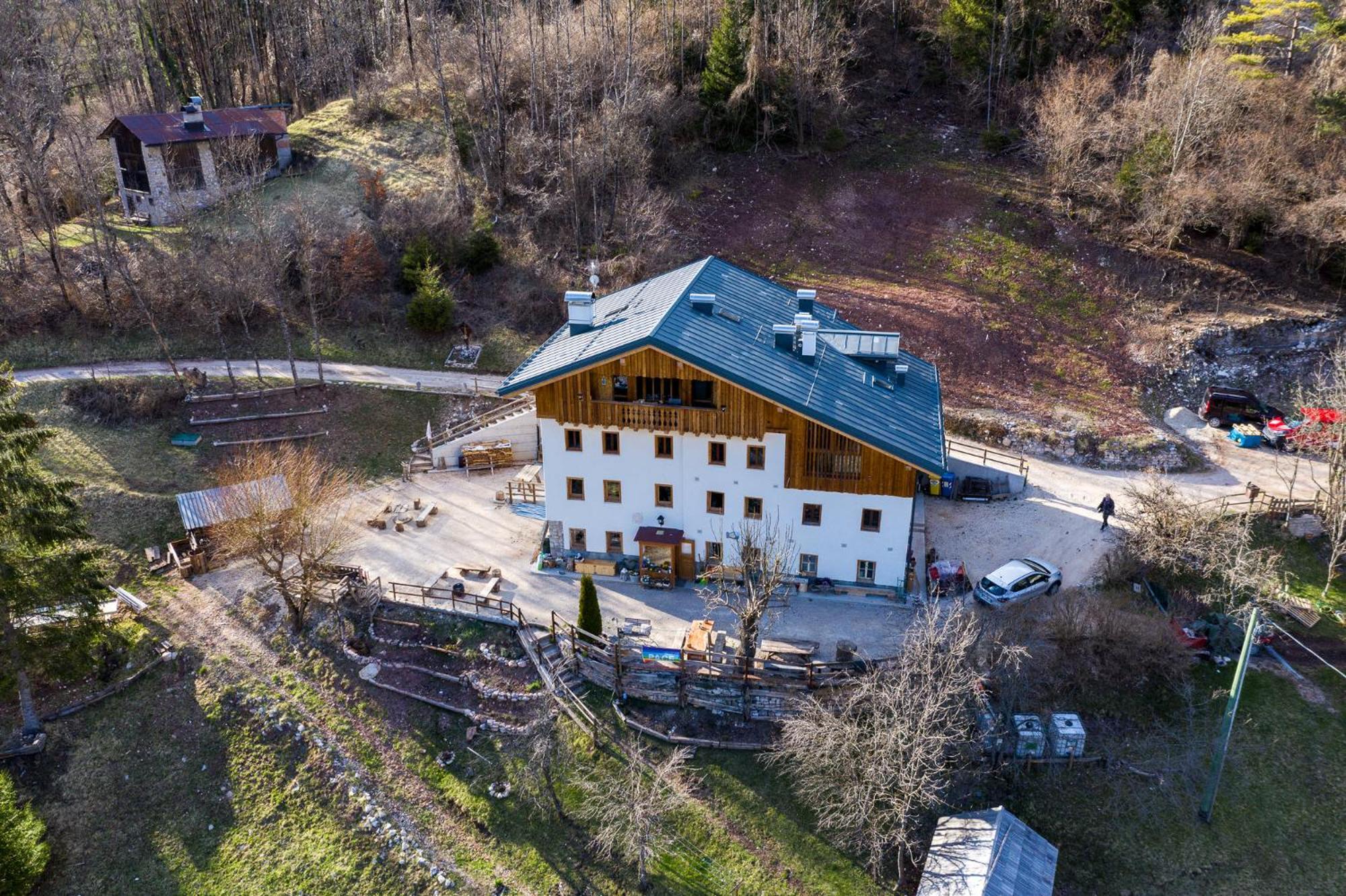 발레 디 카도레 Agriturismo Borgo Damos 빌라 외부 사진